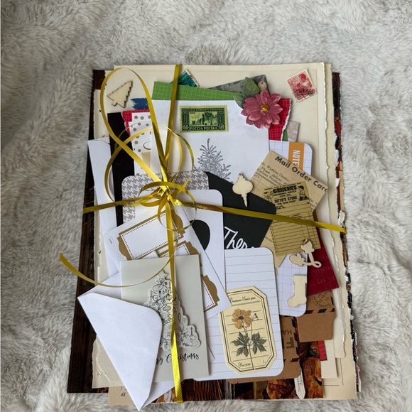 Christmas Inspired Ephemera Junk Journal Scrapbook Kit - Picture 1 of 4